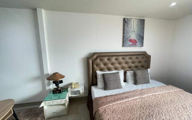 W-9 Hotel