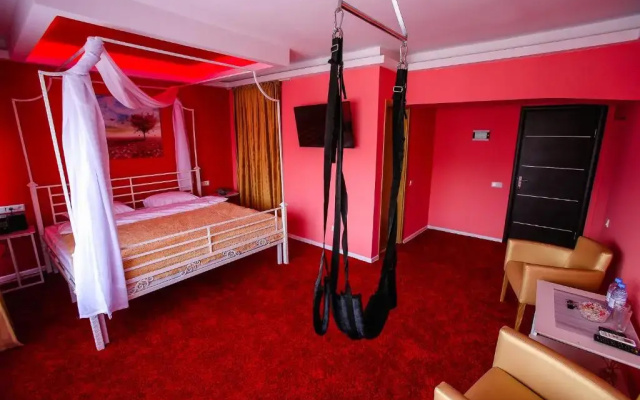 4 Rooms