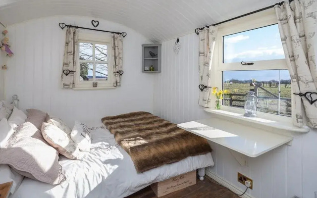 Skipbridge Farm Shepherds Huts