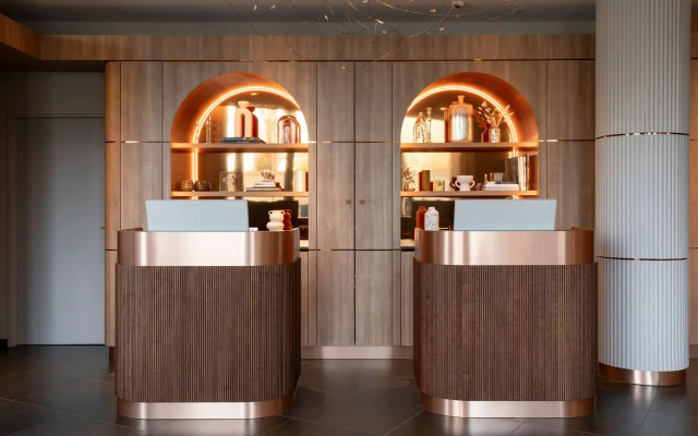 AC Porte Maillot Hotel