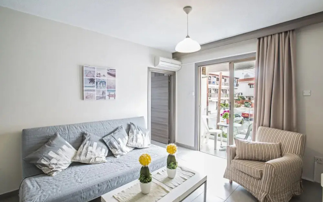 Ayia Napa Holiday Apartment So8