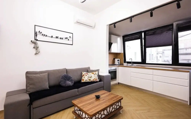 Grandstay Central 105