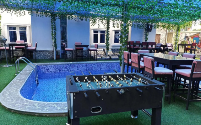 Ice Grand Hotel & Suites