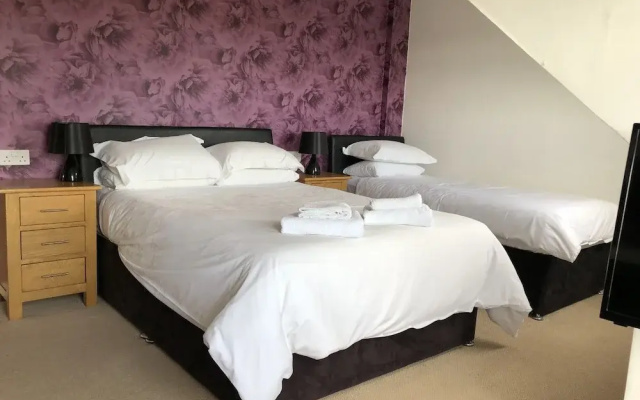 Headlands Guest House