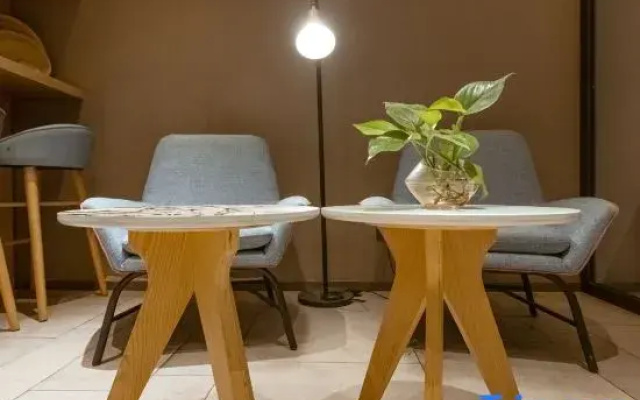 Homeinn · neo (Meishan Pengshan District Weiye Plaza Jinjiang University)
