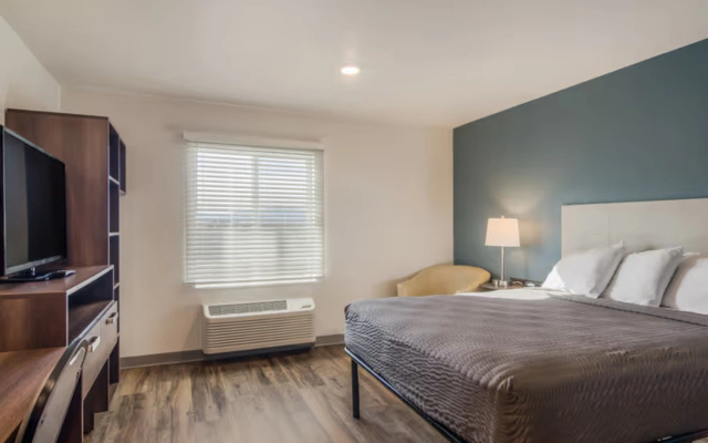 WoodSpring Suites Glendale Sports & Entertainment District