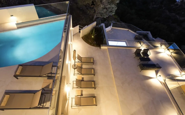 Villa Santa Irini 2 - With Heated Pool