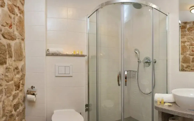 Sea-view Villa in Bol with Hot Tub, Sauna, Whirlpool