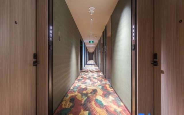 Orange Hotel (Beijing Shuangqiao Subway Station Wanda Square Branch)