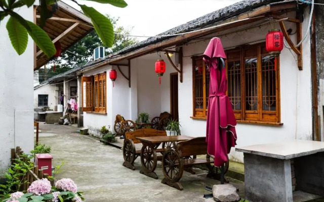 Yiyun South Lake Gallery Boutique Hotel