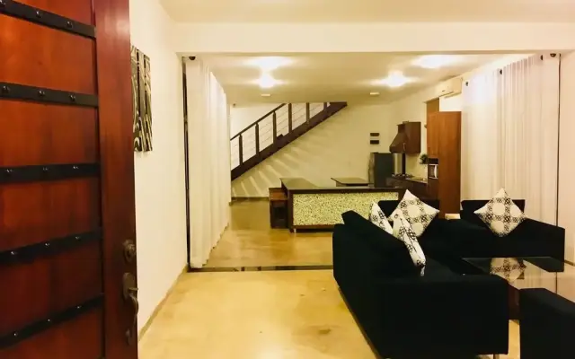 8 Plus  Villa