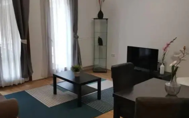 HI Downtown Apartment K9