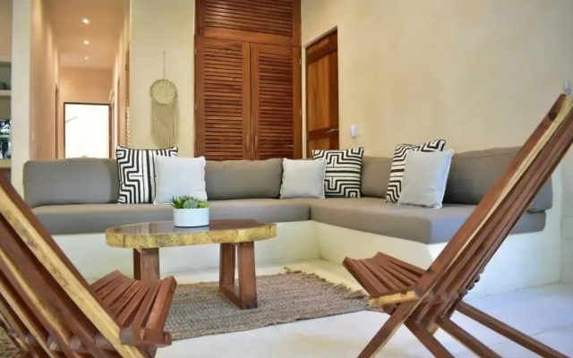 Chic-Modern Apt w/Pool, Garden, Parking & 3 Bikes