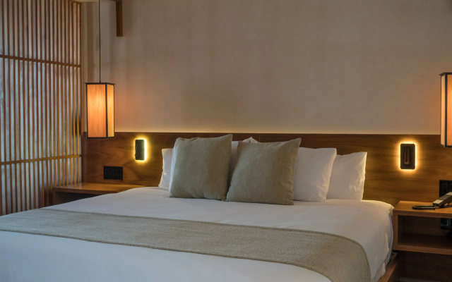 Hive Cancun by G Hotels