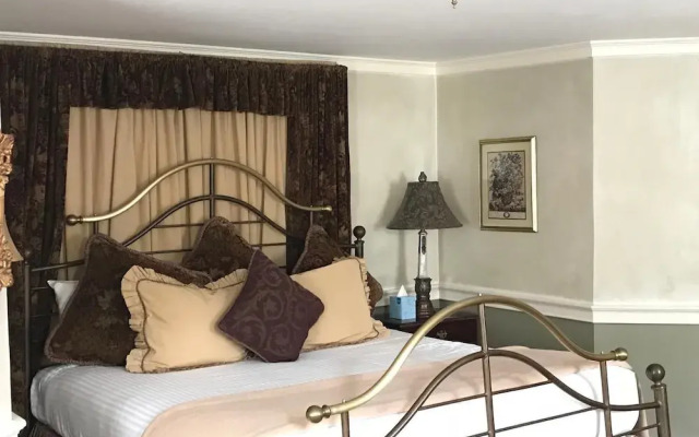 Admiral Farragut Inn