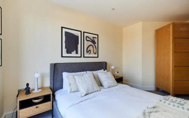 The Weavers Field Place - Classy 3bdr Flat With Terrace