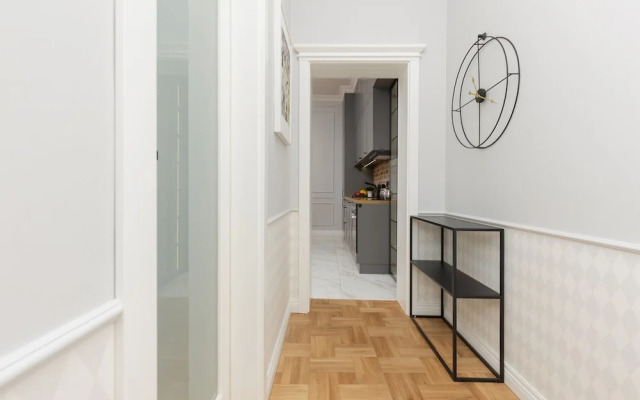 Warsaw 2 Bedrooms Apartment by Renters