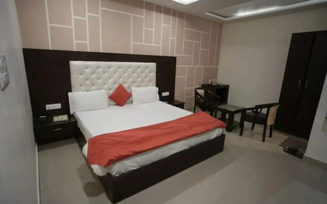 Hotel S R Grand