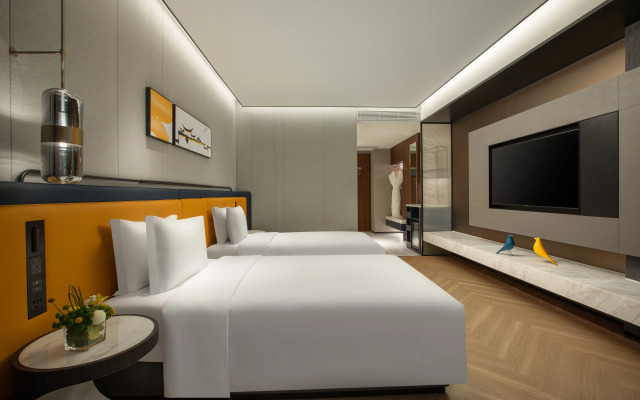 voco Hefei Binhu by IHG