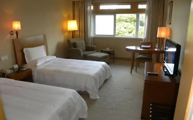 Sunday Sunny Resort
