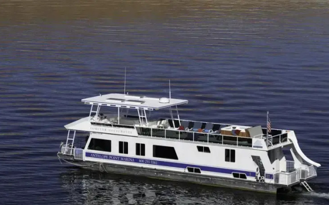 Antelope Point Marina at Lake Powell