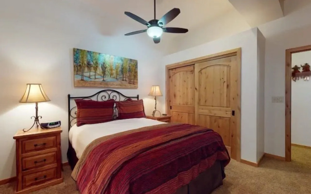 Exclusive Ski in, Ski out 4 Bedroom Vacation Rental with Hot Tubs and Heated Outdoor Pool in Lionshead Village
