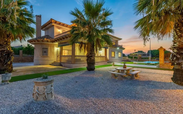 Real Dream Villa by Fidalsa