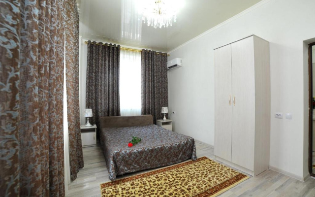 Rich Hotel (Рич)