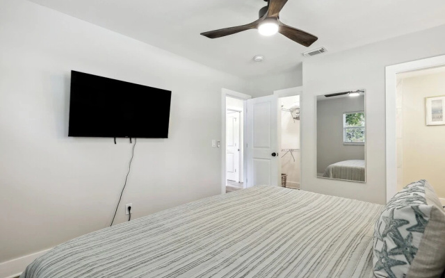 Tampa Vacation Rental ~ 3 Mi to Downtown!