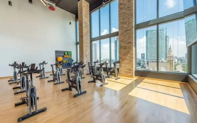 Premium Studio Near Bayside Pool Gym Views