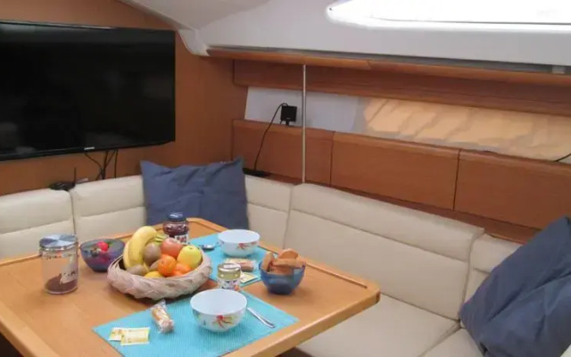 Boat & Breakfast