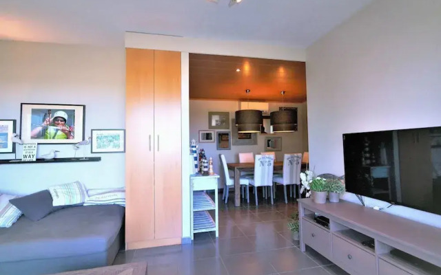 Wonderful Apartment in St Pere Pescador With Communal Pool