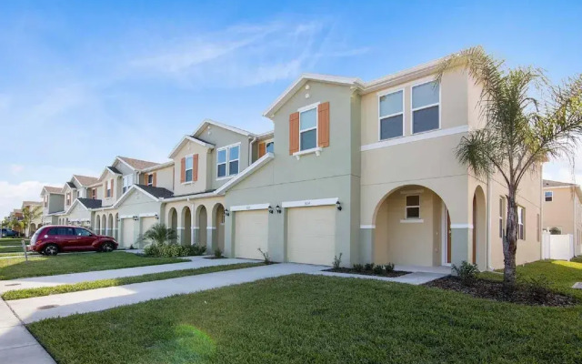 5114 Compass Bay