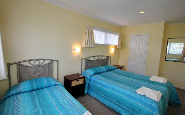 Blue Water Motel Tairua