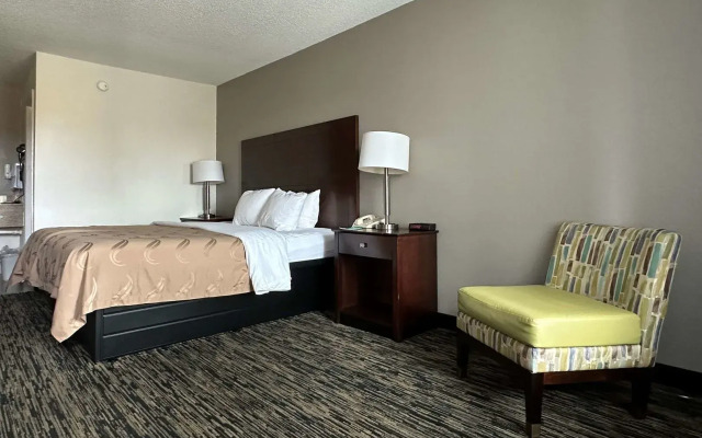Quality Inn Calhoun