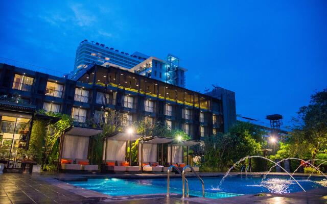 Отель Marine Beach Hotel Pattaya Таиланд, Паттайя - отзывы, цены и фото номеров - забронировать отель Marine Beach Hotel Pattaya онлайн вид на фасад