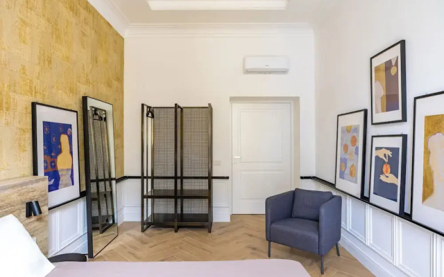 Chic Lifestyle Apartment