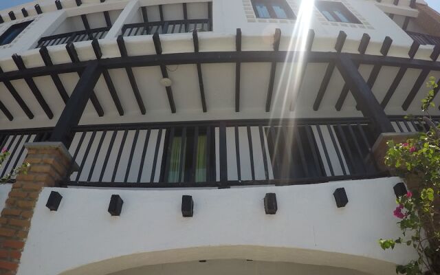 Hotel Sansiraka вид на фасад