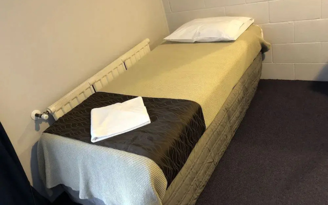 Gibson Court Motel