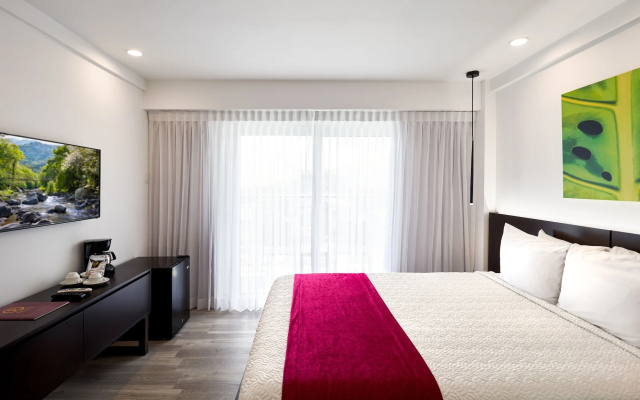 R Hotel Kingston