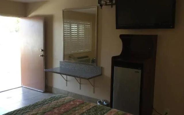 Foxys Motor Inn