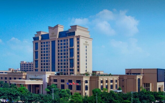 Grand Oriental Hotel вид на фасад