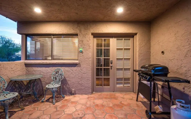 Carefree Crest: Jaw Dropping VIEWS, Pool, 2 Casitas, Outdoor Living!