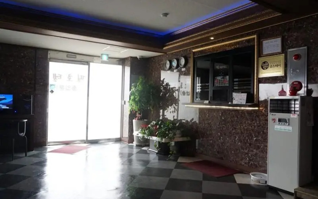 Goodstay Feel Hotel
