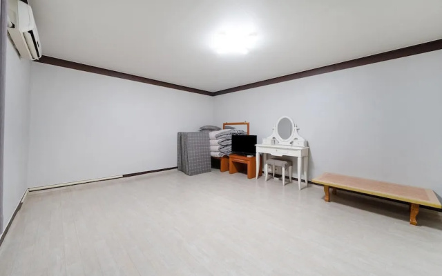 Paju Sugavill Agyeon Dongban Pension