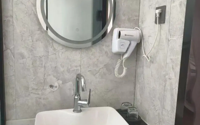 RuJia Huayi Homestay (Xianghe Zhongyi Furniture City)