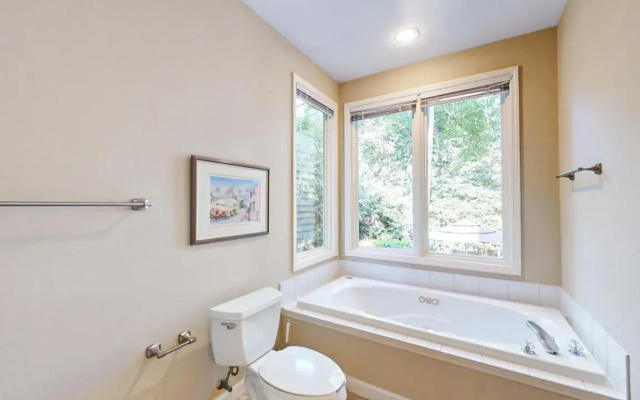 6 Flagg Dr