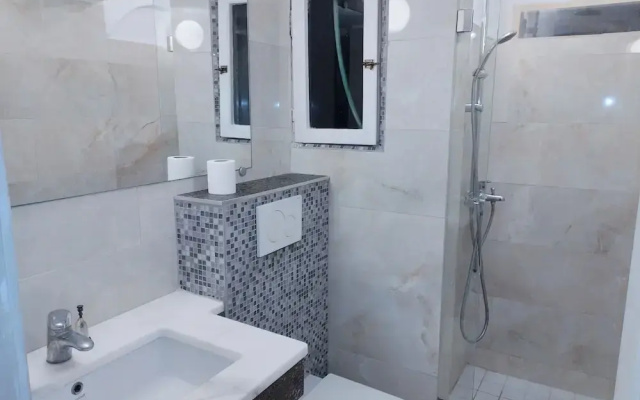 Large Studio/family Apartment