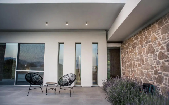 Varko Luxury Suites