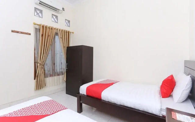 Oyo 1680 Dahlia Guesthouse